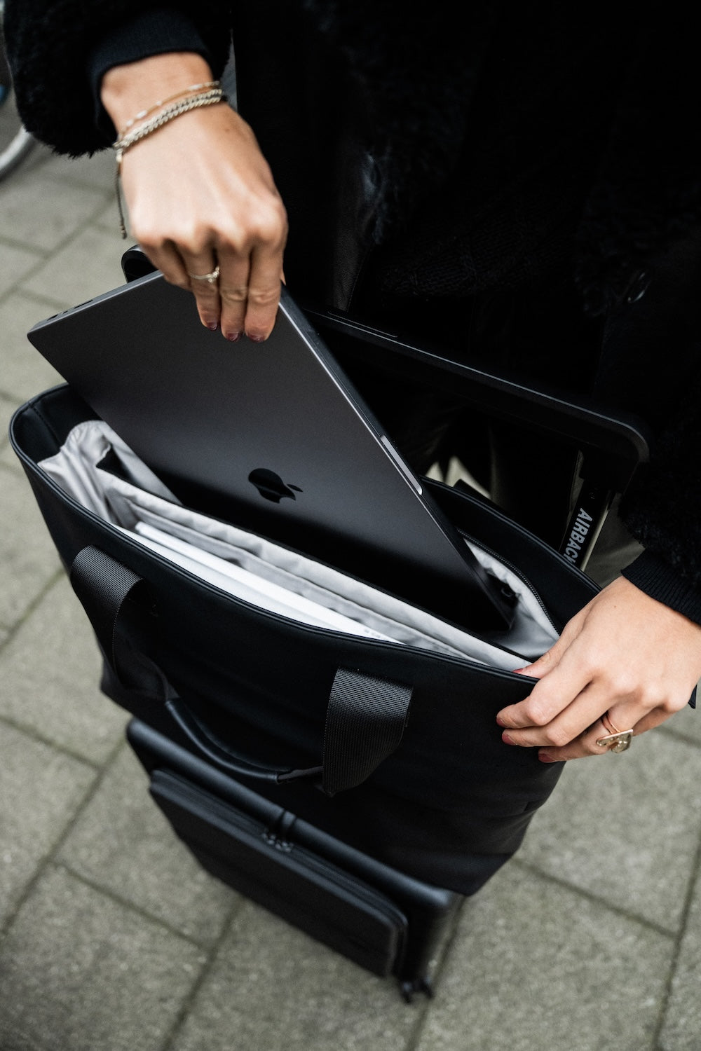 Airback Noir Mat