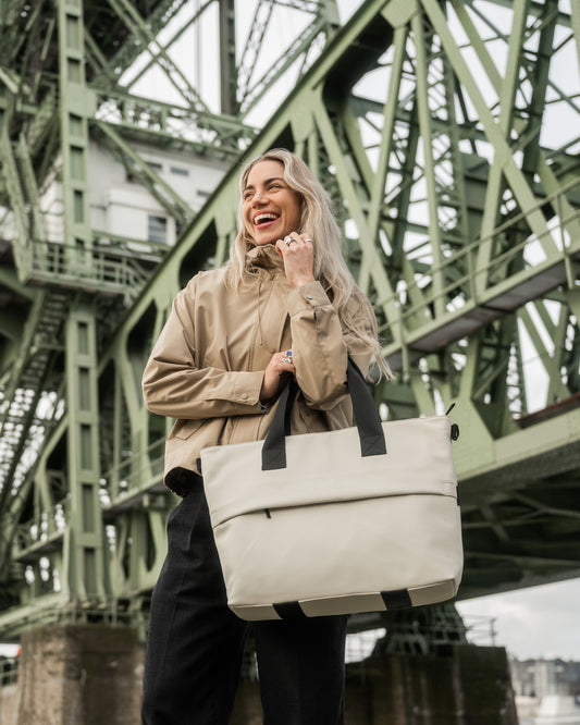 SAC DE VOYAGE (Sous le siège)