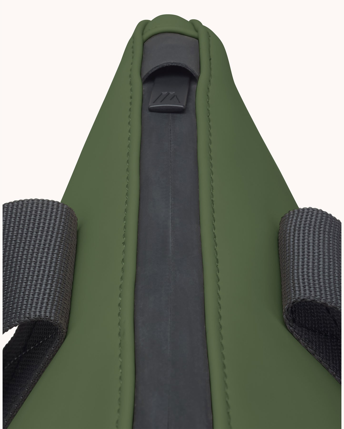 Sac (sous le siège)